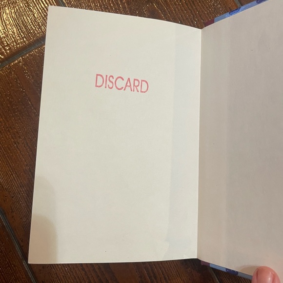 MewMew Hardcover Volume 2 Book - Picture 4 of 8